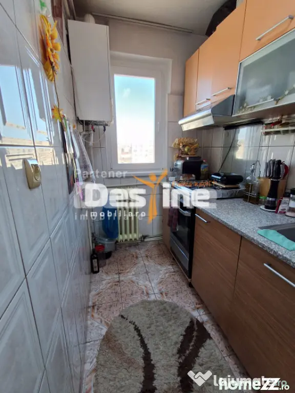 Apartament 3 camere, semidecomandat, Alexandru Cel Bun, 89.