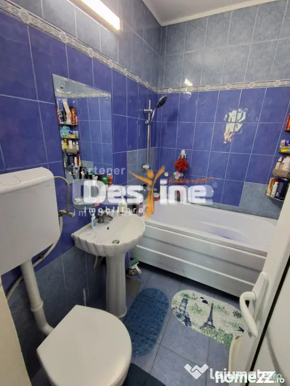 Apartament 3 camere, semidecomandat, Alexandru Cel Bun, 89.