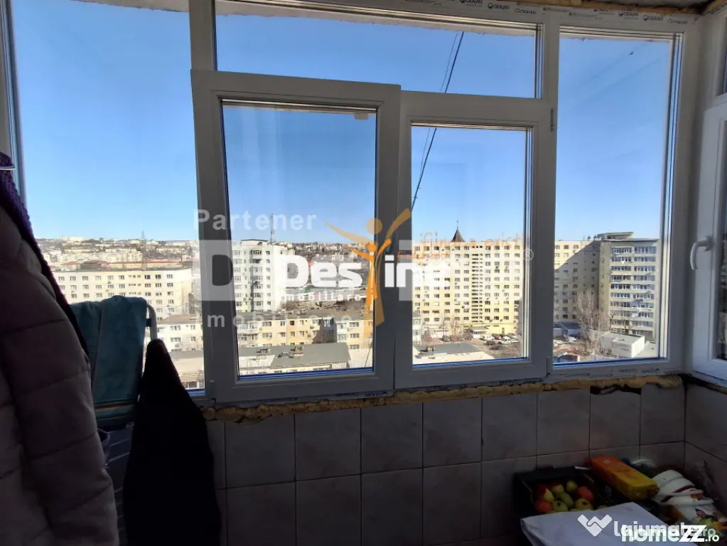 Apartament 3 camere, semidecomandat, Alexandru Cel Bun, 89.