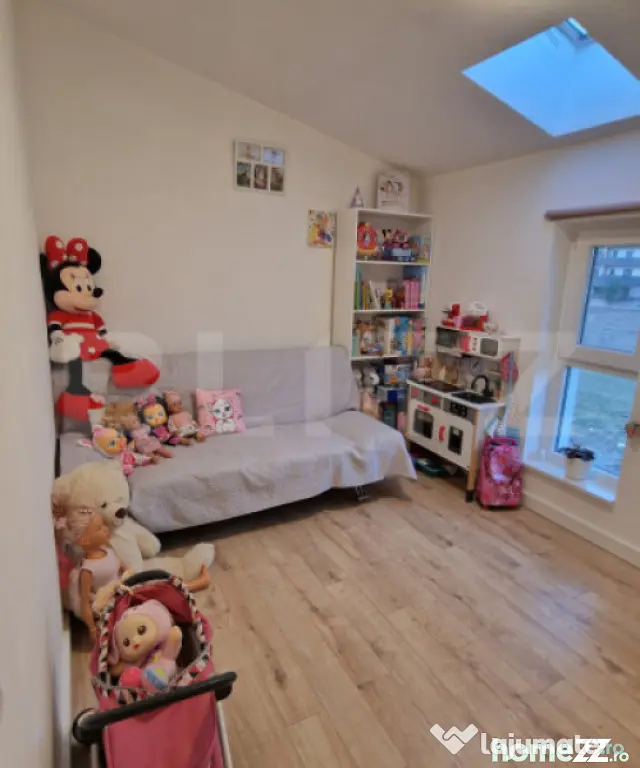 Casa moderna cu 4 camere, gradina de 40 mp, 2 parcari subter - Floresti (Cluj)