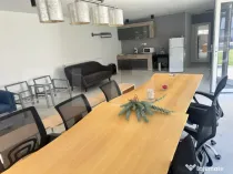 Casă cu piscină și teren generos de 3.298 mp în Lesnic,