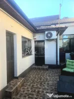 Casă 3 camere – Bd. Mamaia, zonă centrală, mobilată pe