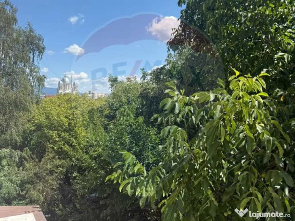 DE INCHIRIAT APARTAMENT LUX zona Vivo Mall