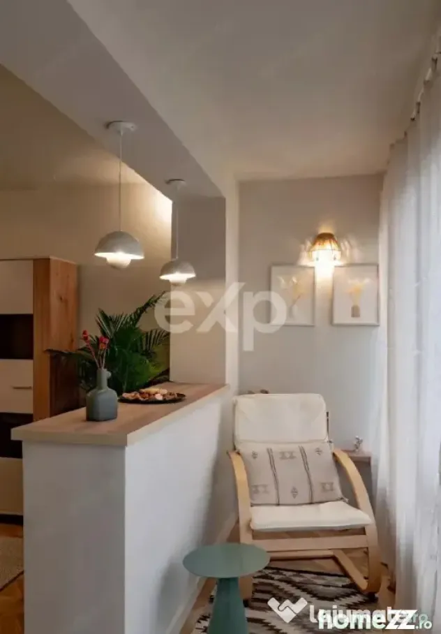 De vânzare apartament 2 camere decomandate, Zona Tic-tac, e