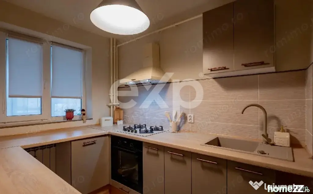 De vânzare apartament 2 camere decomandate, Zona Tic-tac, e