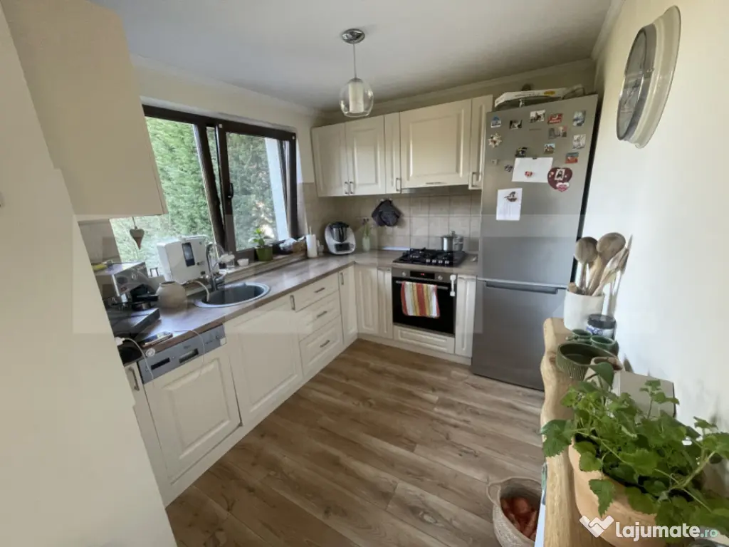 Casă spațioasă cu etaj | Curte superbă | Zonă liniștit