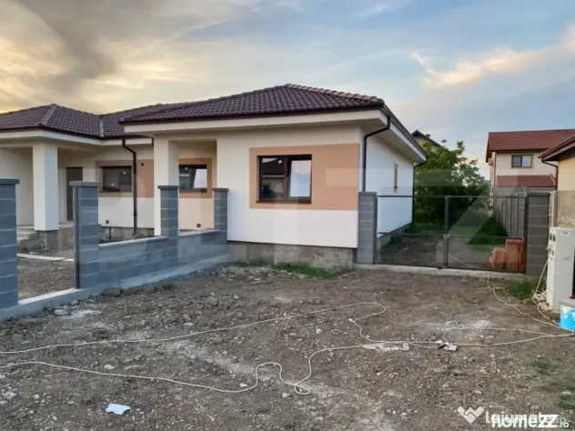 Duplex parter 3 camere 72 mp, terasă 15mp curte 310 mp, Mos