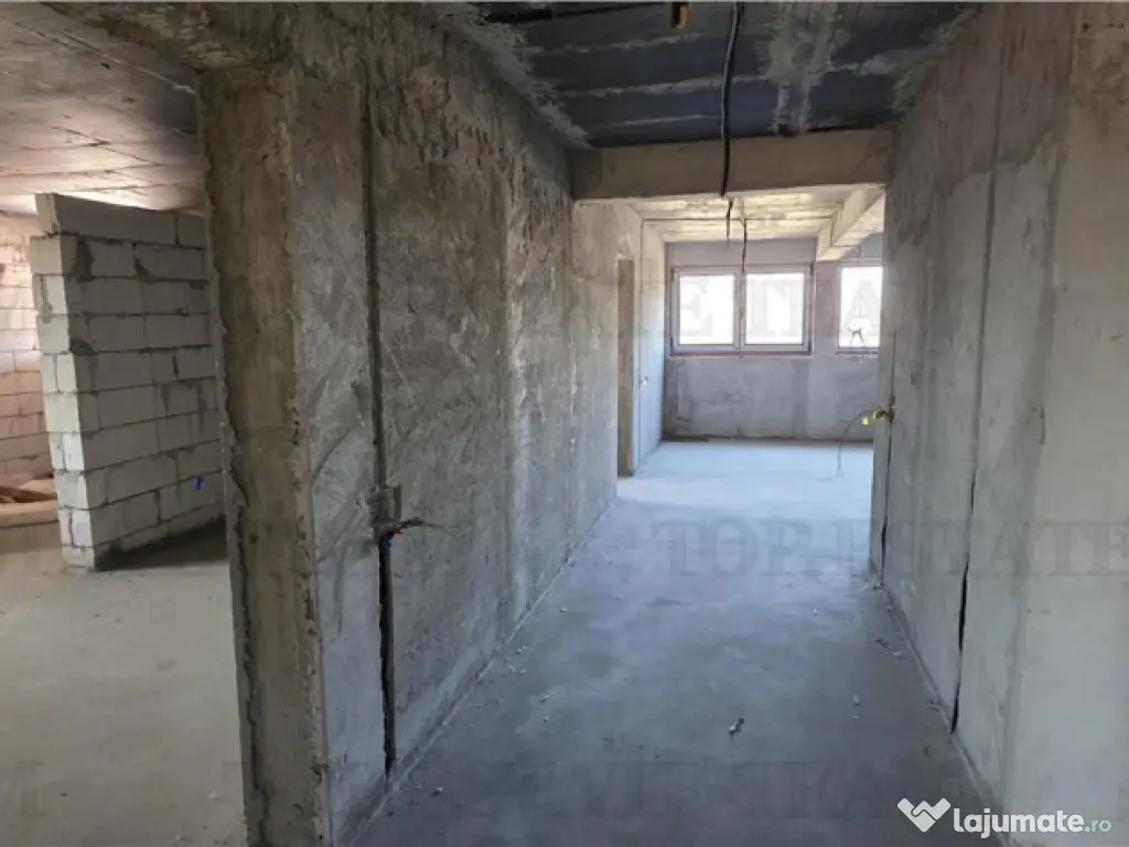 Domnesti - Potential investitional/ Casa la gri 476mp si ter