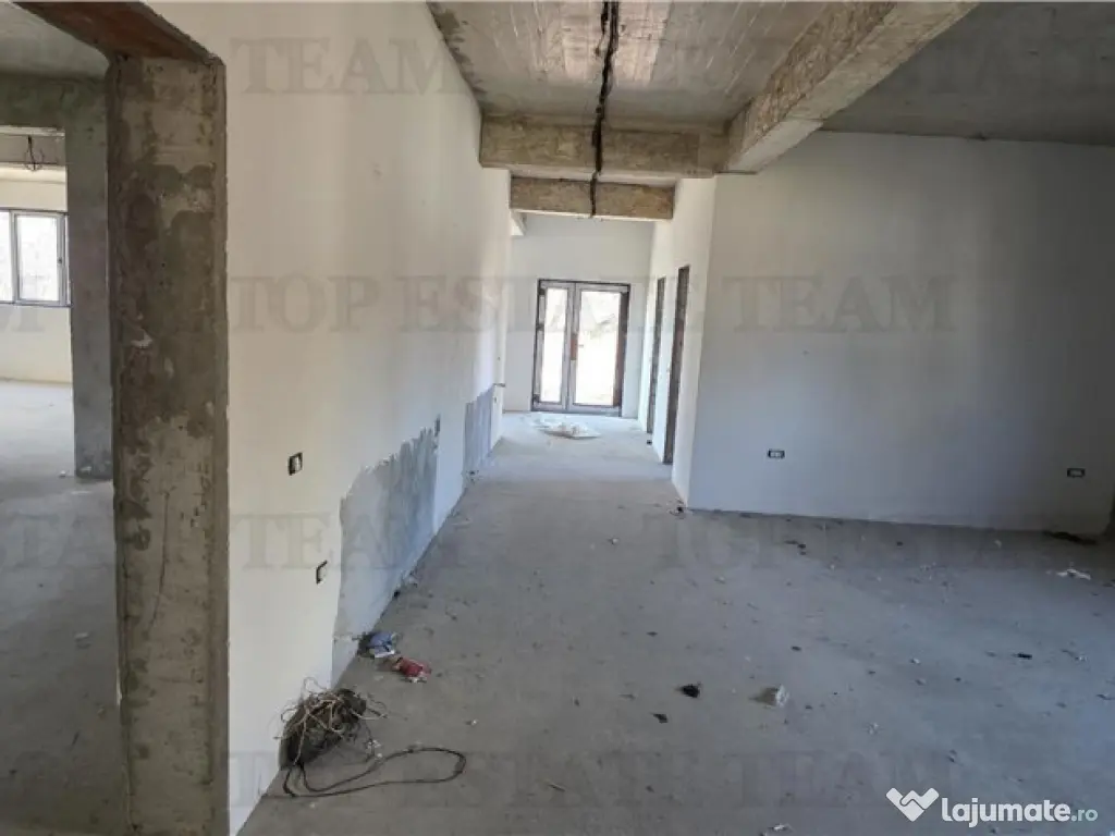 Domnesti - Potential investitional/ Casa la gri 476mp si ter