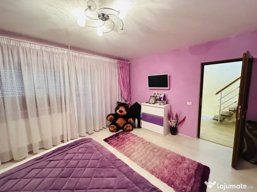 Vila superba, padure Rosu, 1000 mp teren, 310 mp construiti,