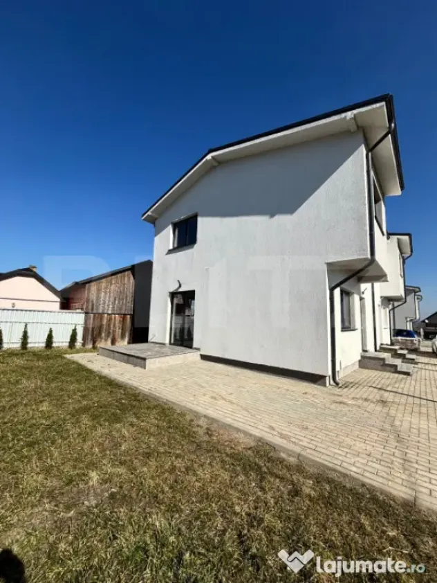Casă tip Duplex, 80 mp, 200 mp teren, zona Lisaura