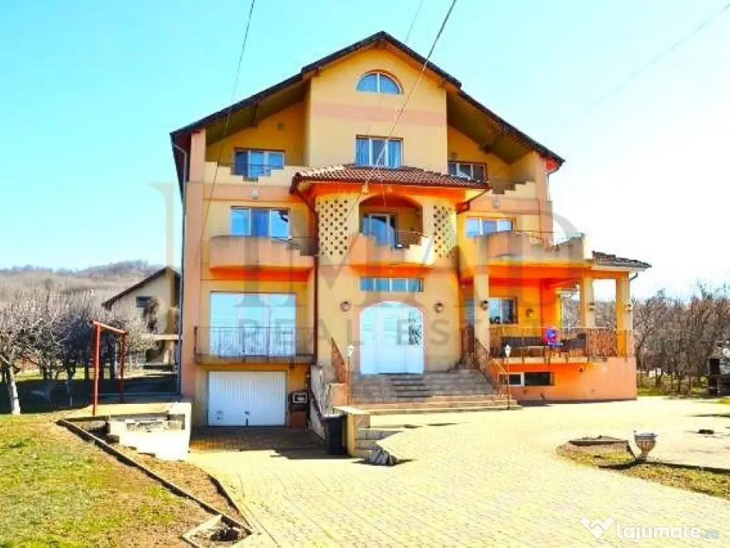 Vila spactaculoasa cu teren generos in Targoviste - Aninoas