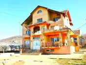 Vila spactaculoasa cu teren generos in Targoviste - Aninoas 