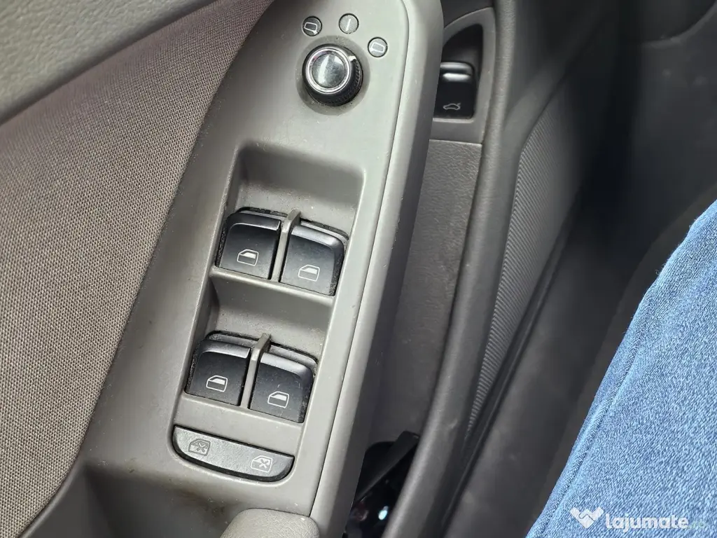 AUDI A4 B8 AVANT 2012