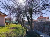 Teren generos cu deschidere 17 ml la stradă + casa– Vadul 