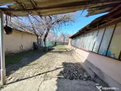 Teren generos cu deschidere 17 ml la stradă + casa– Vadul 