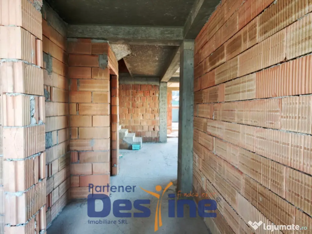 Case moderne tip triplex NZEB de vânzare în Brașov – zo