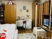 Apartament Decomandat cu centrala zona Buziasului 
