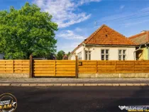 Casa din lemn, teren 384 mp: oportunitate de renovare, Simer