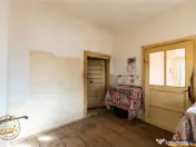 Casa din lemn, teren 384 mp: oportunitate de renovare, Simer 