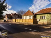 Casa din lemn, teren 384 mp: oportunitate de renovare, Simer 