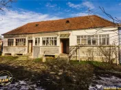 Casa din lemn, teren 384 mp: oportunitate de renovare, Simer 