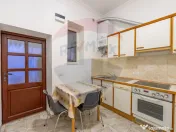 Apartament la casă de închiriat 