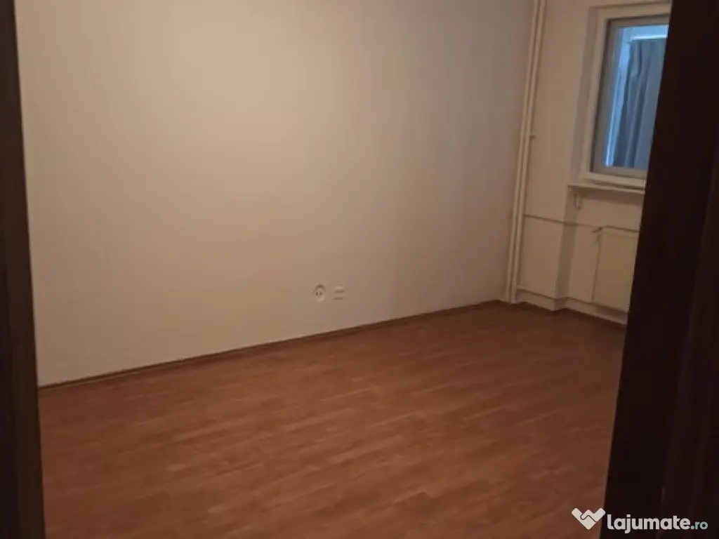 3cam.dec-1baie-disponibil imediat/Bvd Brancoveanu 130-132...