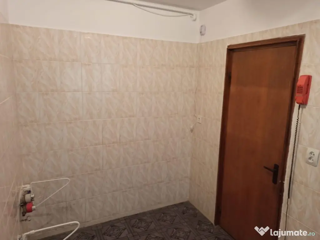 3cam.dec-1baie-disponibil imediat/Bvd Brancoveanu 130-132...