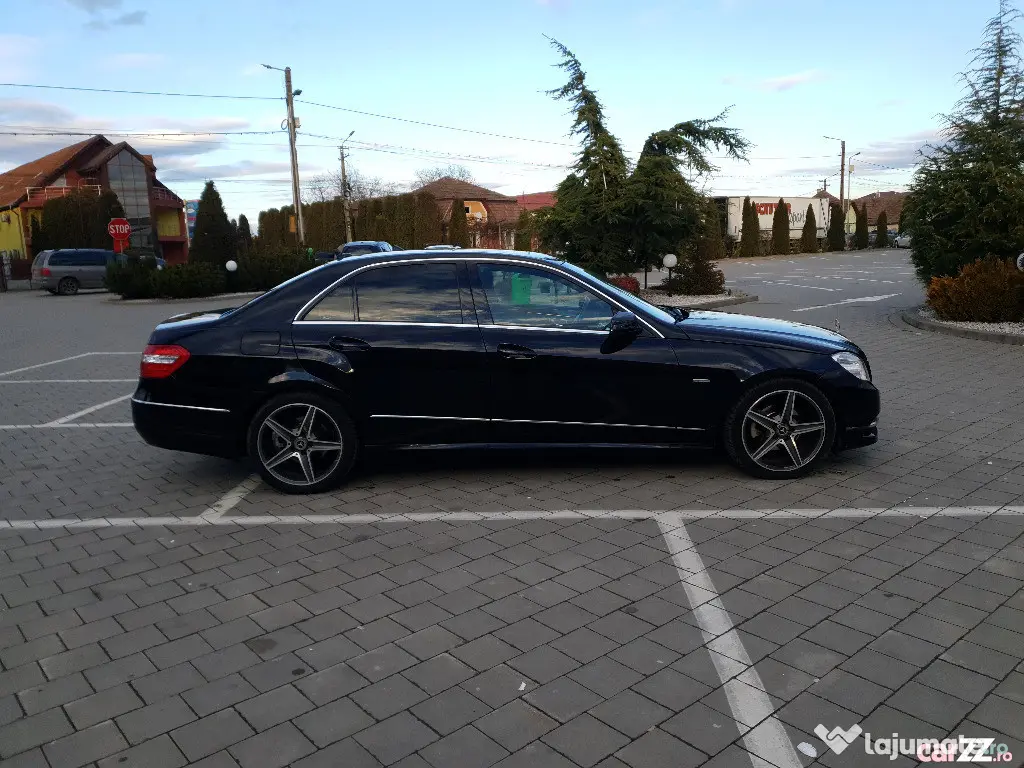 Mercedes E220 Avant Garde 214 546 km 2011