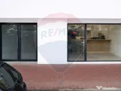 Spațiu comercial de vanzare | vitrina stradala de 3,6 m ... 