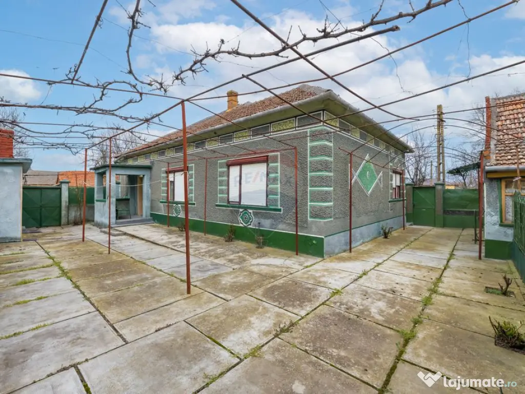 Casă 4 camere + anexe, teren 760 mp – Pilu, jud. Arad