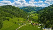 Teren la poalele padurii,Buzaiel,Vama Buzaului,DJ,constructi