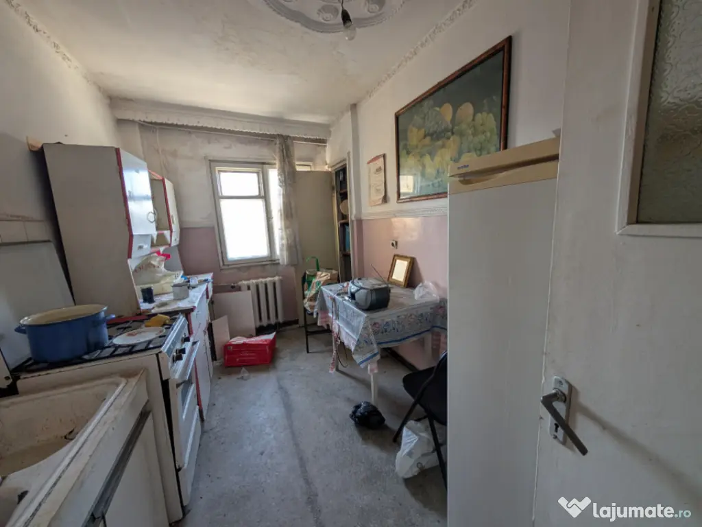 Decomandat, 3 camere - spatios