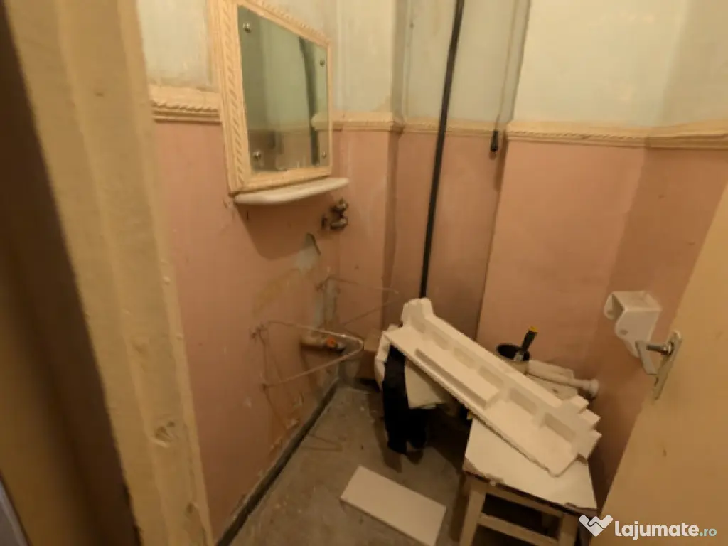 Decomandat, 3 camere - spatios