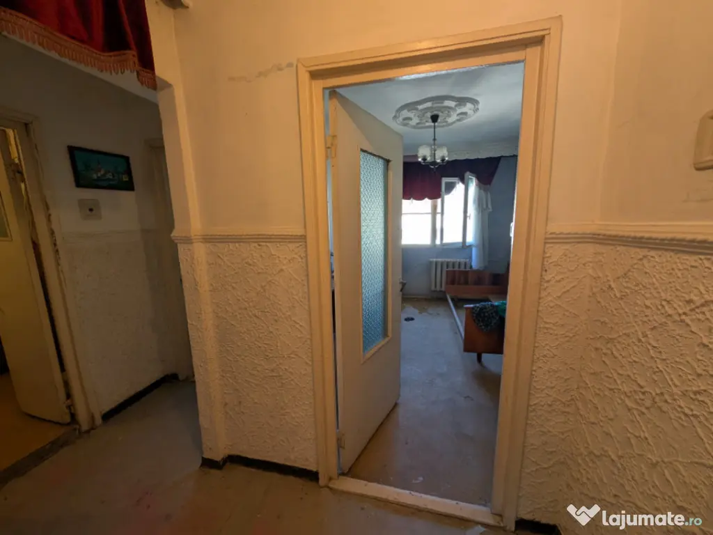 Decomandat, 3 camere - spatios