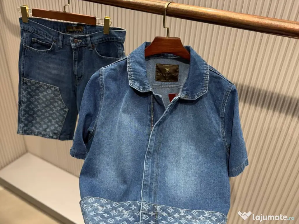 Compleu nou cu eticheta din blugi Louis Vuitton