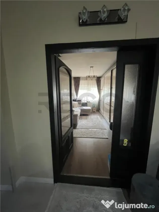 RECO Apartament 4 camere, decomandat, Bloc cu lift, Etajul 2
