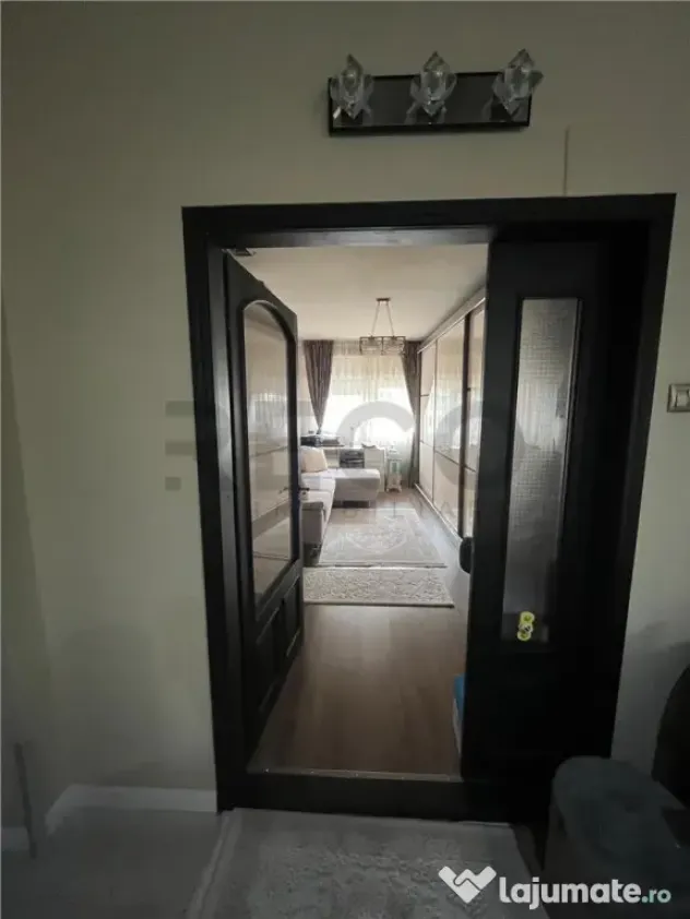 RECO Apartament 4 camere, decomandat, Bloc cu lift, Etajul 2