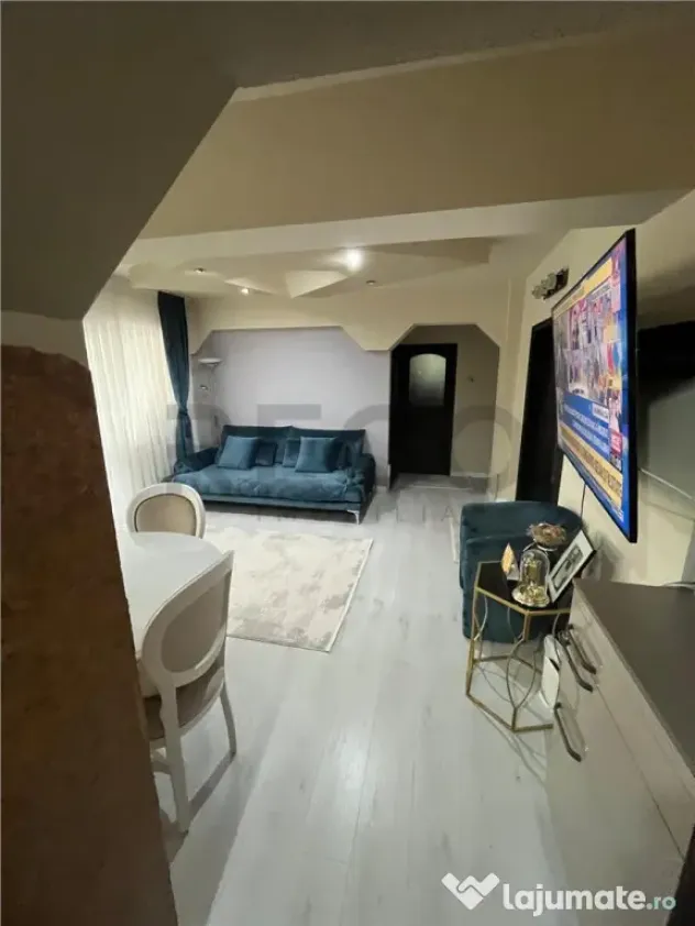 RECO Apartament 4 camere, decomandat, Bloc cu lift, Etajul 2
