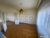 Reco casa P E cu doua apartamente 