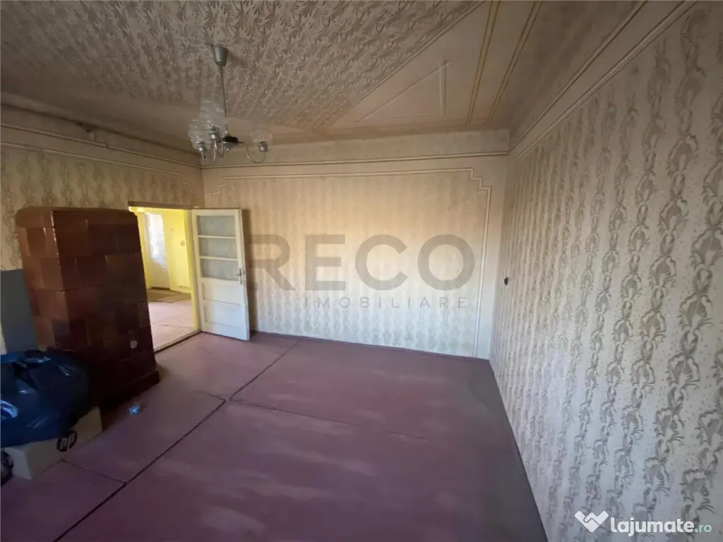 Reco casa P E cu doua apartamente