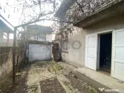 Reco casa P E cu doua apartamente 