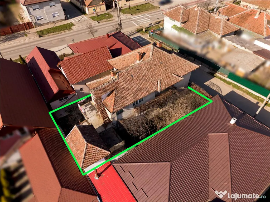 Reco casa P E cu doua apartamente