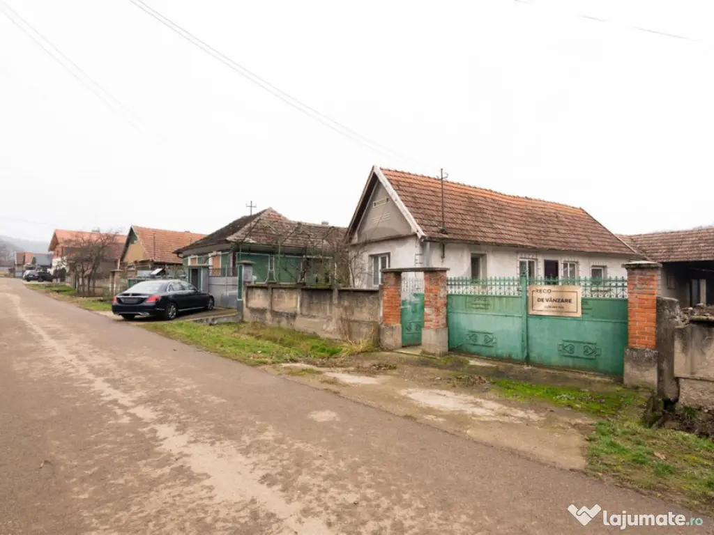 RECO Casa cu 4 camere in Burzuc