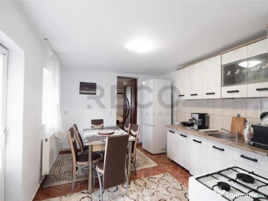 RECO Casa cu 4 camere in Burzuc