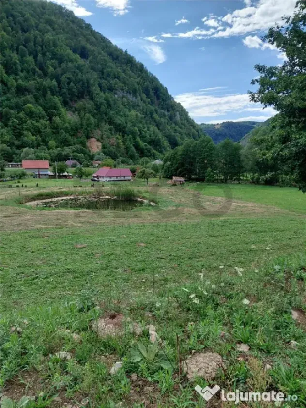 Reco Teren Intravilan Bulz cu Lac si o priveliste deosebita