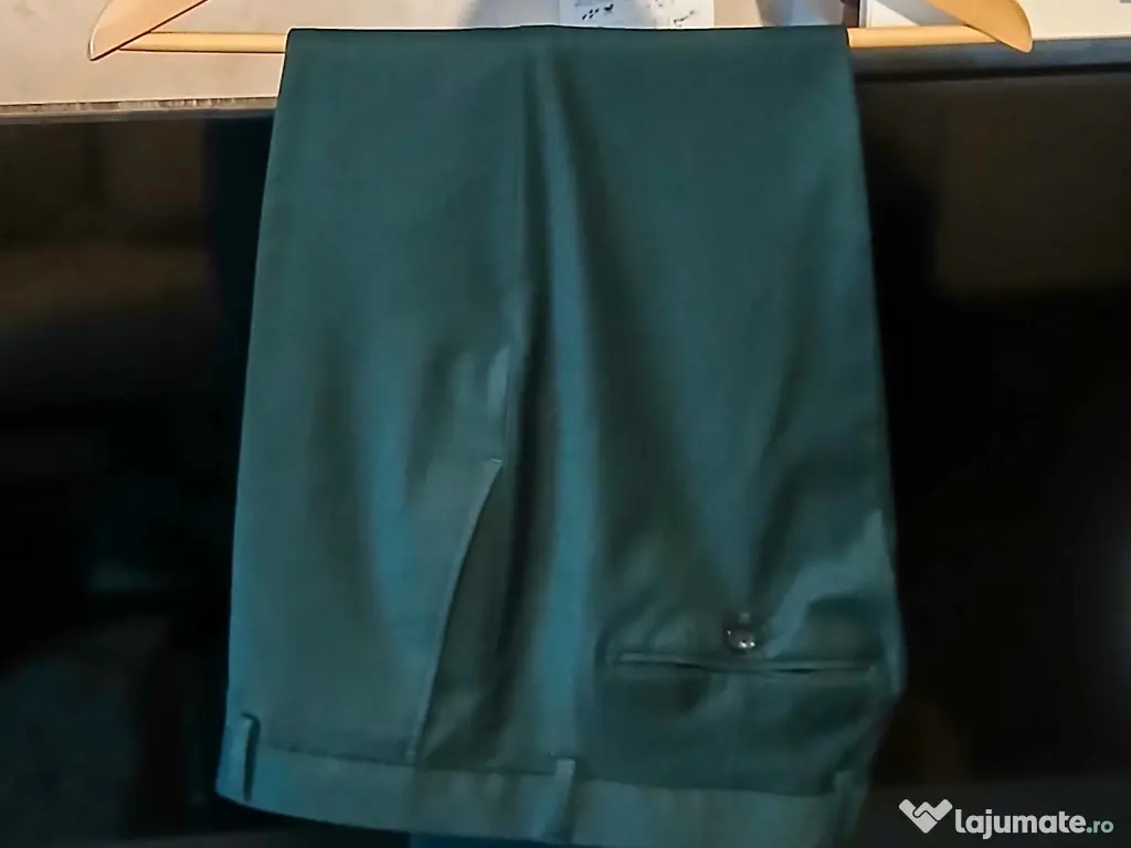 Costum barbatesc pentru evenimente speciale