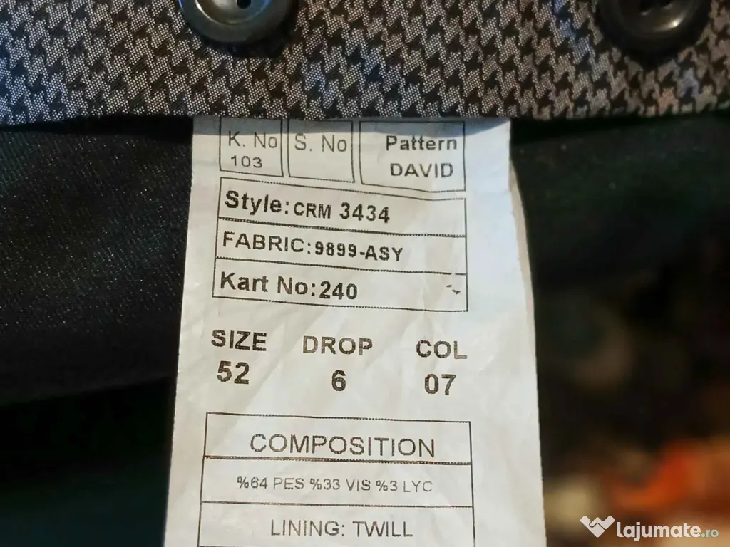 Costum barbatesc pentru evenimente speciale