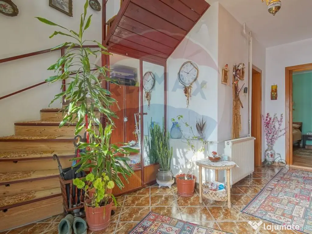 Casă spațioasă și practică, aproape natură si oraș...